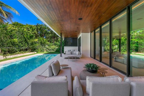 Casa en venta en Miami, Florida, 6 dormitorios, 583.52 m2 № 1970332 - foto 4