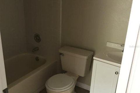 Condominio en alquiler en Tampa, Florida, 1 dormitorio, 46.82 m2 № 2105938 - foto 10