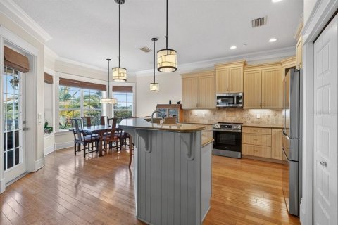 House in Palm Coast, Florida 4 bedrooms, 263.84 sq.m. № 2210877 - photo 13