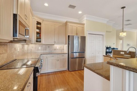 House in Palm Coast, Florida 4 bedrooms, 263.84 sq.m. № 2210877 - photo 15
