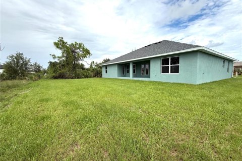 House in Port Charlotte, Florida 4 bedrooms, 210.42 sq.m. № 1772947 - photo 27