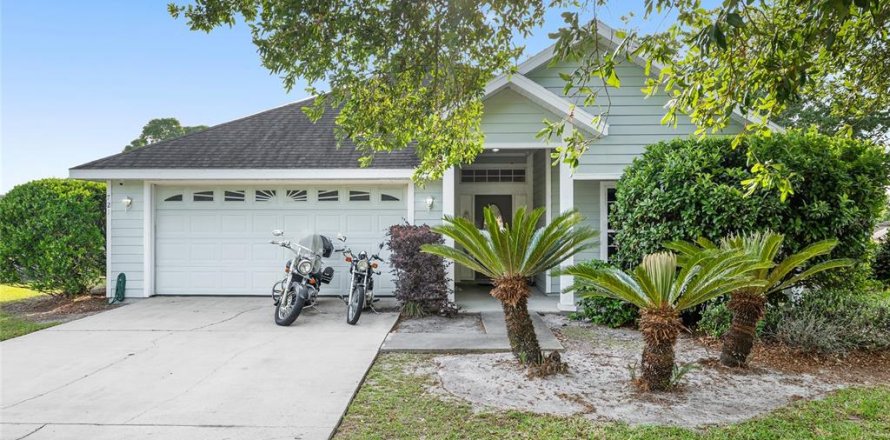 House in Newberry, Florida 3 bedrooms, 139.17 sq.m. № 1650412