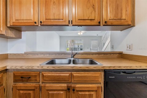Adosado en alquiler en Tampa, Florida, 2 dormitorios, 83.24 m2 № 1888615 - foto 9