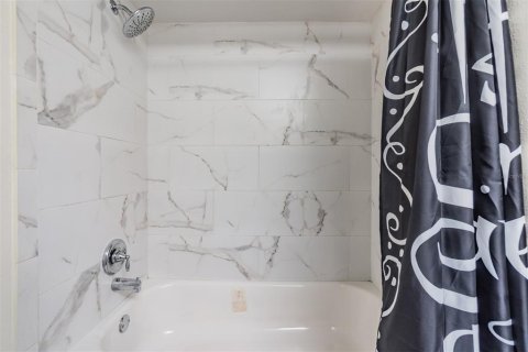 Adosado en alquiler en Tampa, Florida, 2 dormitorios, 83.24 m2 № 1888615 - foto 17