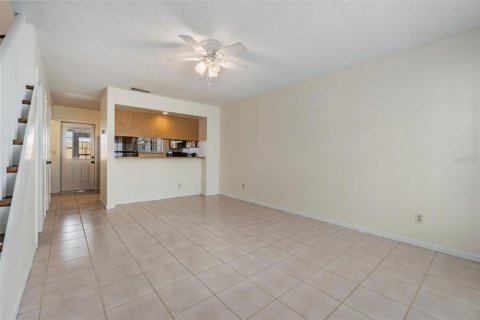 Adosado en alquiler en Tampa, Florida, 2 dormitorios, 83.24 m2 № 1888615 - foto 5
