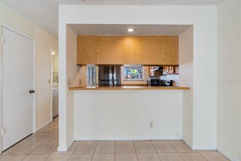 Adosado en alquiler en Tampa, Florida, 2 dormitorios, 83.24 m2 № 1888615 - foto 6