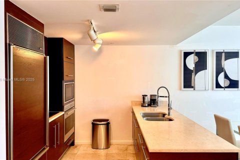 Condo in Miami, Florida, 1 bedroom  № 2035435 - photo 30