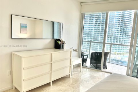 Condo in Miami, Florida, 1 bedroom  № 2035435 - photo 16