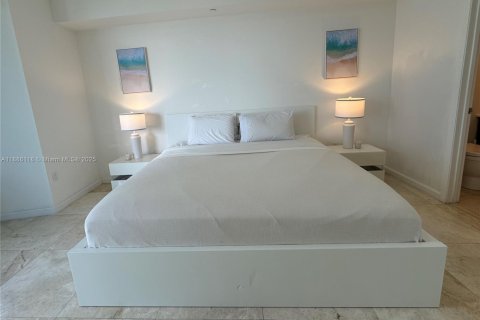 Condo in Miami, Florida, 1 bedroom  № 2035435 - photo 9
