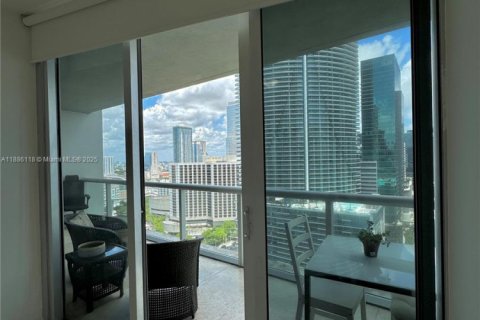 Condo in Miami, Florida, 1 bedroom  № 2035435 - photo 17