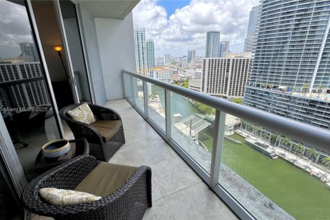 Condo in Miami, Florida, 1 bedroom  № 2035435 - photo 5