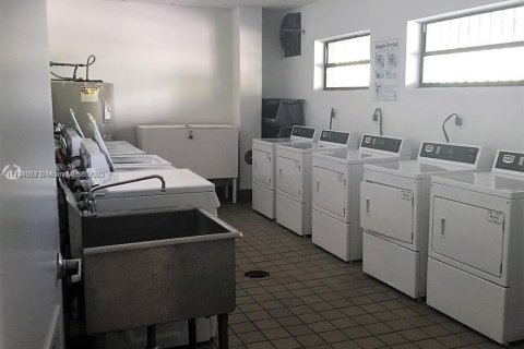 Condominio en venta en Miami Beach, Florida, 1 dormitorio, 67.17 m2 № 1983341 - foto 12