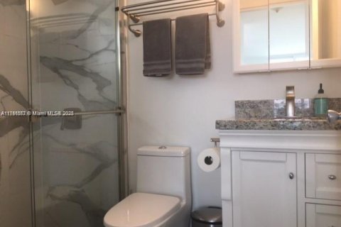 Condominio en venta en Miami Beach, Florida, 1 dormitorio, 67.17 m2 № 1983341 - foto 11