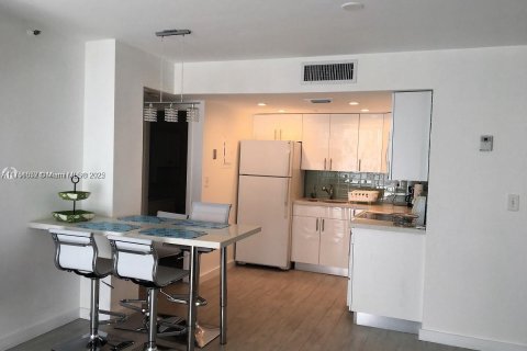 Condominio en venta en Miami Beach, Florida, 1 dormitorio, 67.17 m2 № 1983341 - foto 4