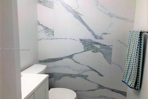 Condominio en venta en Miami Beach, Florida, 1 dormitorio, 67.17 m2 № 1983341 - foto 6