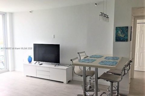 Condominio en venta en Miami Beach, Florida, 1 dormitorio, 67.17 m2 № 1983341 - foto 3