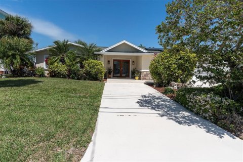 Villa ou maison à vendre à New Port Richey, Floride: 4 chambres, 245.35 m2 № 1681984 - photo 3