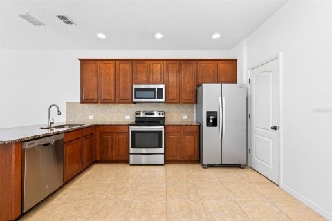 Townhouse in Windermere, Florida 4 bedrooms, 177.44 sq.m. № 2221132 - photo 6