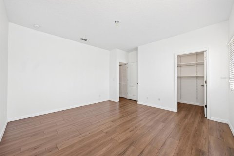 Townhouse in Windermere, Florida 4 bedrooms, 177.44 sq.m. № 2221132 - photo 19