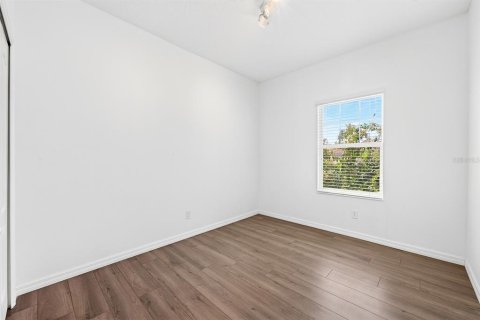 Townhouse in Windermere, Florida 4 bedrooms, 177.44 sq.m. № 2221132 - photo 23