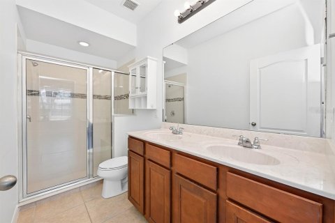Townhouse in Windermere, Florida 4 bedrooms, 177.44 sq.m. № 2221132 - photo 12
