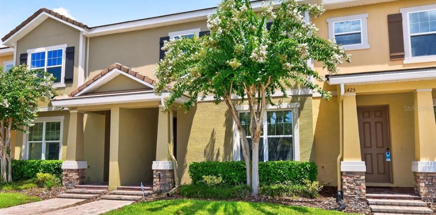 Townhouse in Windermere, Florida 4 bedrooms, 177.44 sq.m. № 2221132