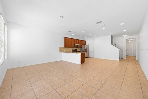 Townhouse in Windermere, Florida 4 bedrooms, 177.44 sq.m. № 2221132 - photo 4