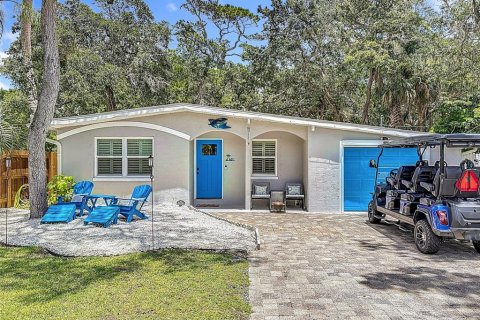 Casa en venta en New Smyrna Beach, Florida, 3 dormitorios, 170.75 m2 № 1816828 - foto 1