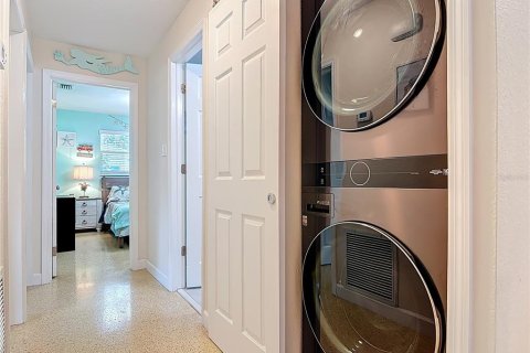 Casa en venta en New Smyrna Beach, Florida, 3 dormitorios, 170.75 m2 № 1816828 - foto 24