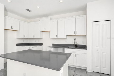 Touwnhouse à vendre à Kissimmee, Floride: 3 chambres, 166.95 m2 № 2345686 - photo 12