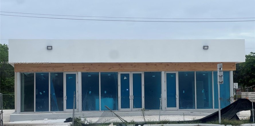 Magasin à North Miami, Floride № 1229087