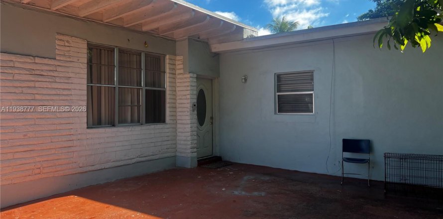 Дом в Майами, Флорида 3 спальни, 147.16м2 № 1997641