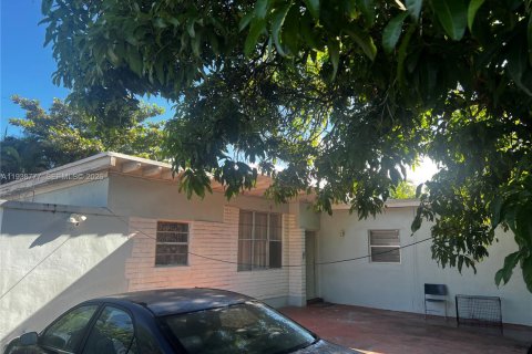 Купить виллу или дом в Майами, Флорида 3 спальни, 147.16м2, № 1997641 - фото 2