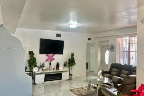 Купить виллу или дом в Майами, Флорида 3 спальни, 147.16м2, № 1997641 - фото 8