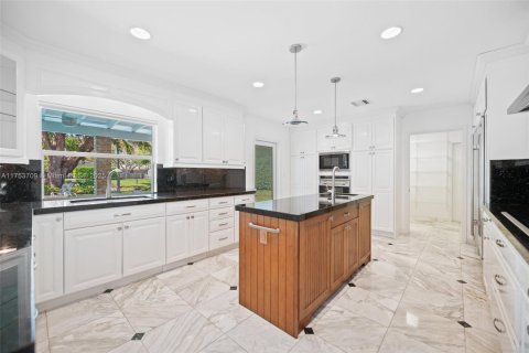 Casa en venta en Pinecrest, Florida, 5 dormitorios, 297.57 m2 № 1936607 - foto 14