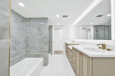 Купить кондоминиум в Норт-Палм-Бич, Флорида 6 комнат, 175.03м2, № 2083653 - фото 28