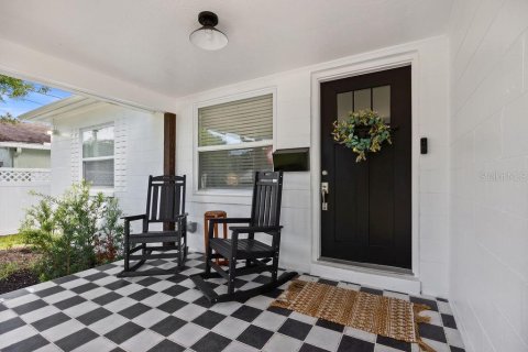 House in Orlando, Florida 3 bedrooms, 89.74 sq.m. № 1869245 - photo 4