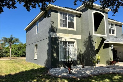 House in Riverview, Florida 4 bedrooms, 218.51 sq.m. № 2092231 - photo 2
