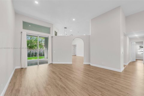 Casa en venta en Weston, Florida, 5 dormitorios, 281.22 m2 № 1839205 - foto 10
