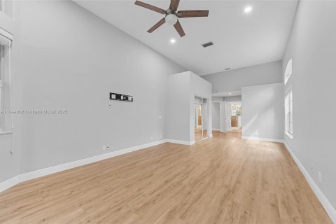 Casa en venta en Weston, Florida, 5 dormitorios, 281.22 m2 № 1839205 - foto 20
