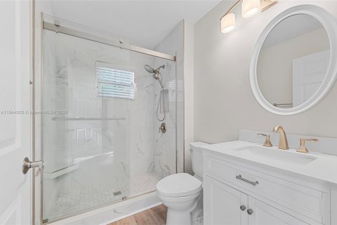 Casa en venta en Weston, Florida, 5 dormitorios, 281.22 m2 № 1839205 - foto 25