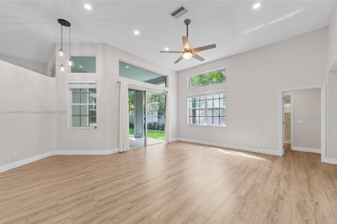Casa en venta en Weston, Florida, 5 dormitorios, 281.22 m2 № 1839205 - foto 17