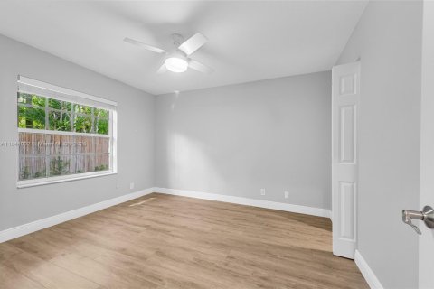 Casa en venta en Weston, Florida, 5 dormitorios, 281.22 m2 № 1839205 - foto 24
