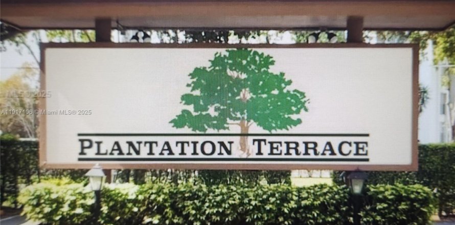 Кондоминиум с 2 спальнями в Плантация, Флорида № 1972903