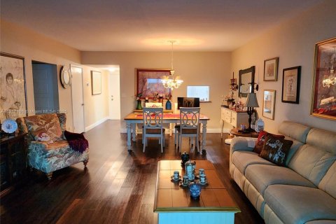 Купить кондоминиум в Плантация, Флорида 2 спальни, 115.38м2, № 1972903 - фото 15