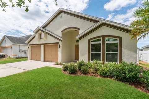 House in Tampa, Florida 4 bedrooms, 180.88 sq.m. № 2209054 - photo 2