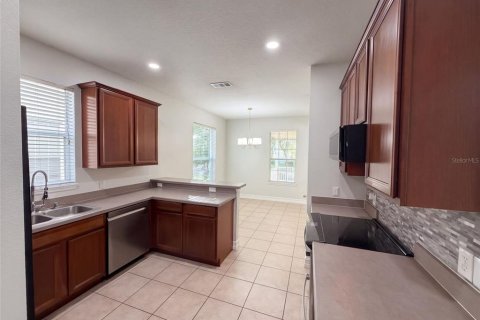Casa en venta en Saint Cloud, Florida, 3 dormitorios, 219.81 m2 № 2384292 - foto 2