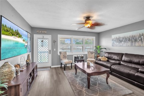 Condo in Deerfield Beach, Florida, 1 bedroom  № 2061727