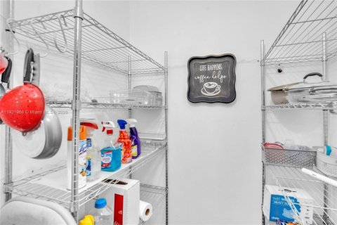 Condo in Deerfield Beach, Florida, 1 bedroom  № 2061727 - photo 8