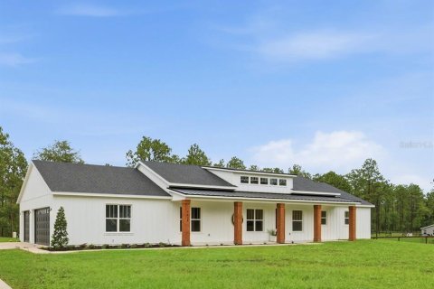 House in Dunnellon, Florida 4 bedrooms, 218.51 sq.m. № 2224487